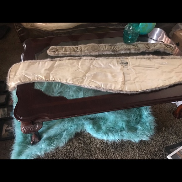 Real fur shawl gray  with matching head wrap. - Picture 4 of 10